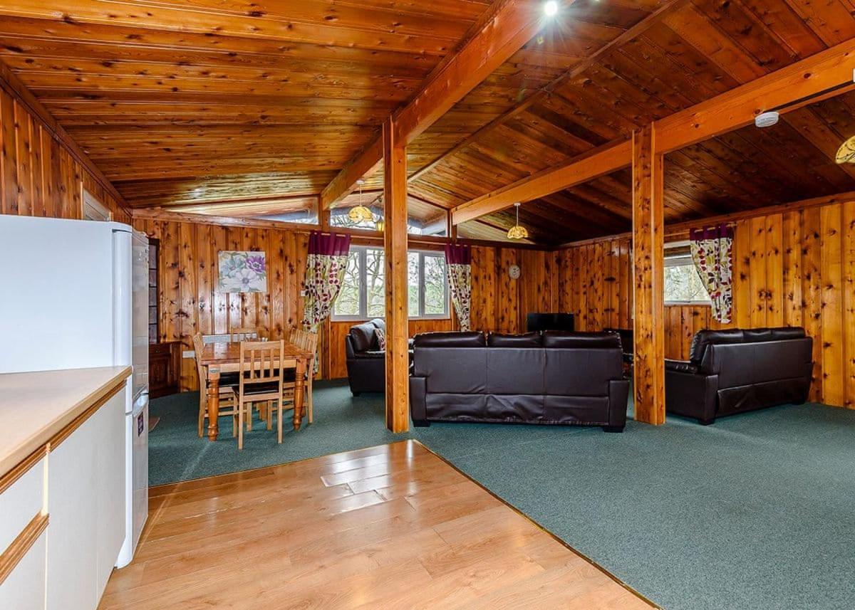 Penllwyn Lodges Montgomery Exteriör bild